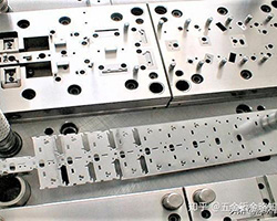 Stamping mold